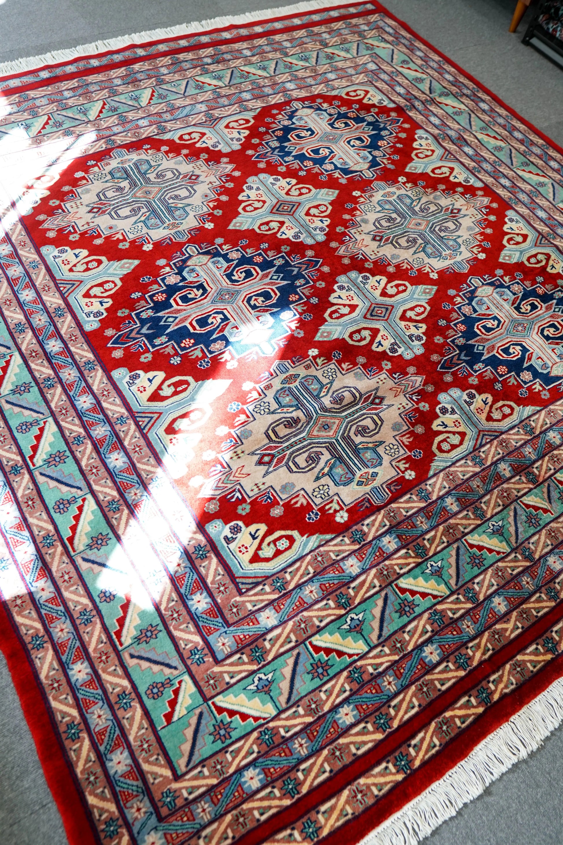 パキスタン絨毯　219×205cm Decorworks