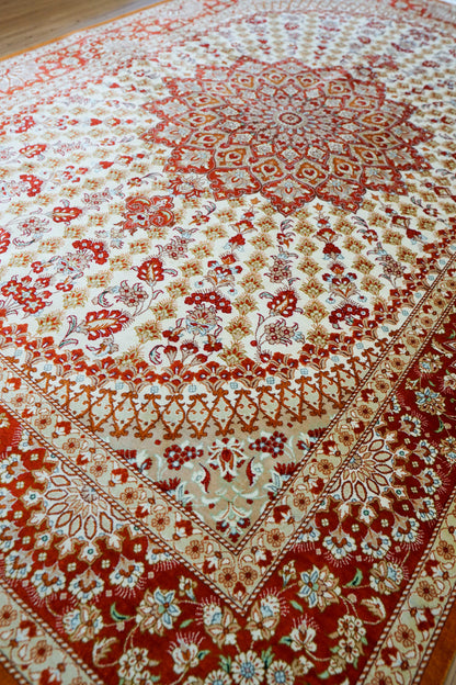  ペルシャ手織り絨毯 クム産 シルク100％ 193×130cm｜クム ワファィ工 房