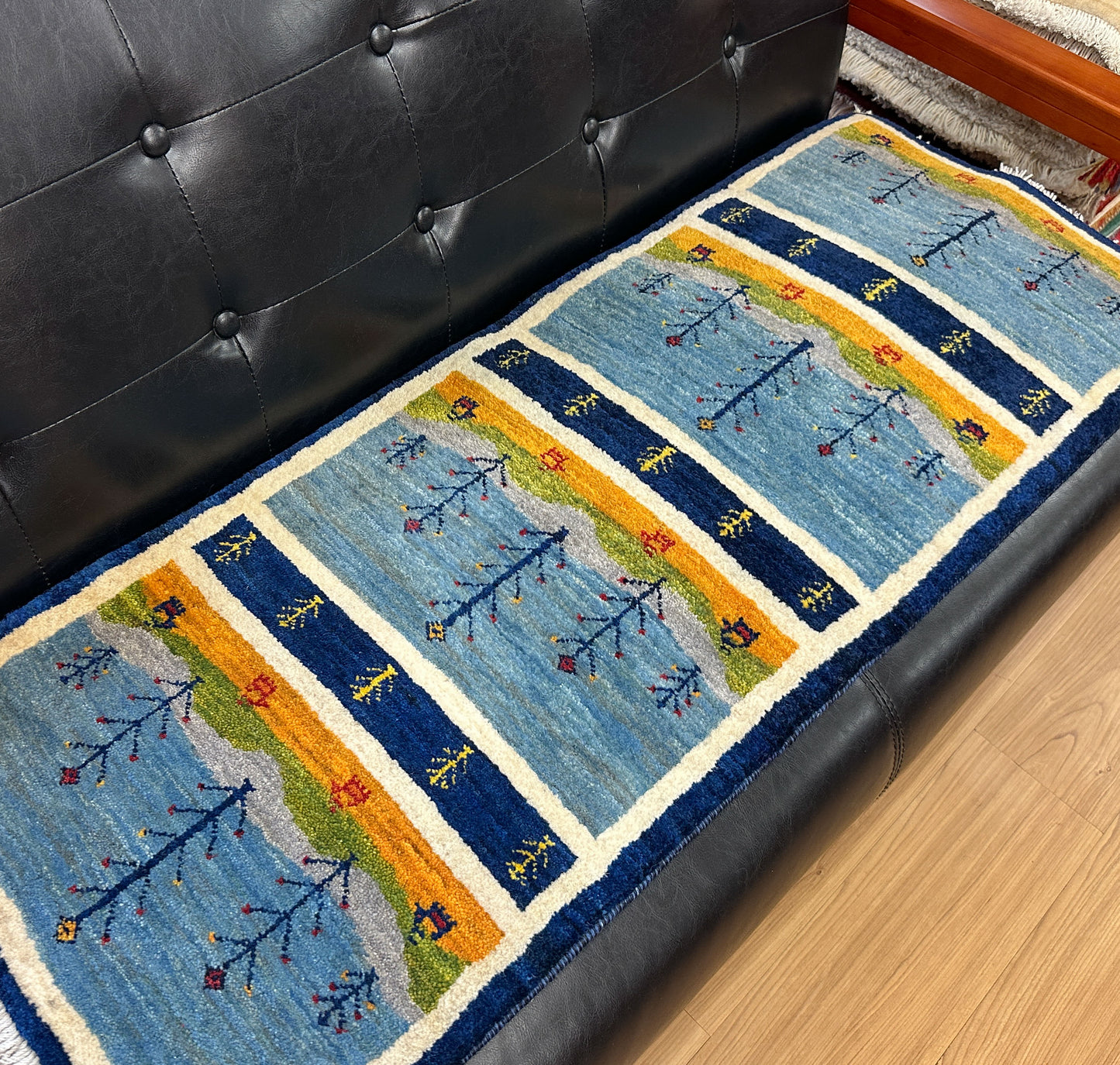 ペルシャ手織りカシュクリギャッベ リズ バフト ギャベ 手織り絨毯 114×44cm